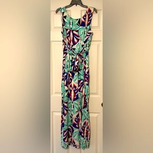 Wide legged jumpsuit with tie around waist. Geometric pattern. Size XL